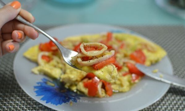 omletas su kalmarais baltymų dietai