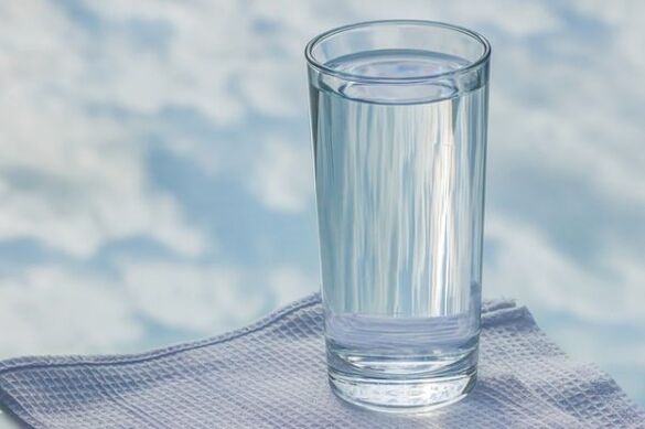 stiklinė vandens tingiai dietai